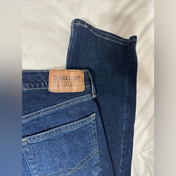 Signature Levi Relaxed Mens Jeans size 34x32 - Picture 3 of 12